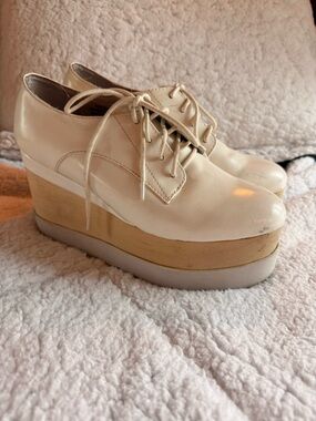 Jeffrey Campbell Cream Lace-Up Platform Oxfords